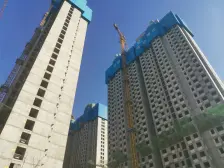 交通便利次新小区正规朝南三房业主诚心出售