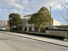 金臣新出临主干道东边套 地上188+地下387 花园180平