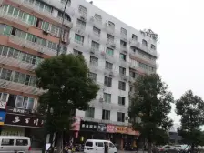 房东诚心出售电梯大房子看房方便