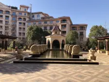 金燕国际温泉城 南北通透,采光好 中间楼层