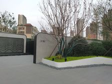 次新小区精装套二电梯房拎包住