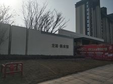 地铁口,出行方便,下叠别墅,50平院子,地上两层
