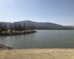 出门就有自主公园,出行比较方便,小区物业也好,