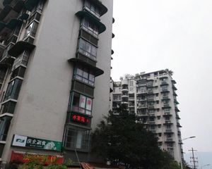 南岸西区碧水山庄精装三连跃低价出售