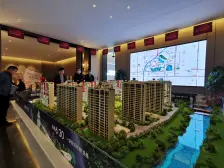 春语花庭85平65万,三房一卫纯毛坯房,好楼层好位置