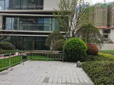 此房产权清晰,交易安全,户型方正,通透户型