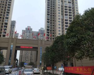 洋湖南大三房,精装修拎包入住,业主诚心出售