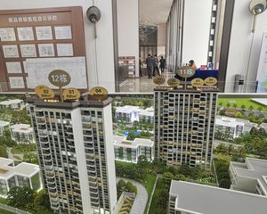 小高层两梯四户,南向三房两卫,全新未住