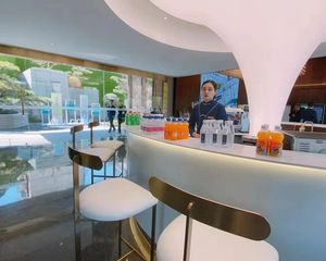 建业中弘城精装三室次新小区中间好楼层带储藏间