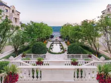 礼嘉 融创玫瑰园9号地块(三期)八房3580万