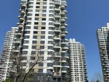 自住装修,三居格局好,楼间距大,采光充足海景房