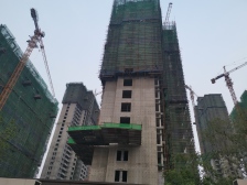 两梯两户,阳台已封,诚心出售,户型方正。