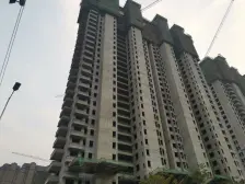 金水区 胖东来旁 精装修交付 密码钥匙 小高层