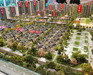 白云山次新小区统一精装修带车位