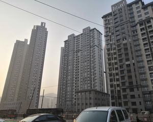 乾域领地南北通两居室毛坯房随意装修