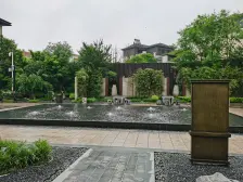 我的心也在滴血 洋房6楼带露台 带车位