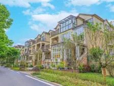 白云湖联排别墅 带花园地下室全通风采光装修过半