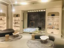 位置好 常住或度假都适合 距地铁3千米左右