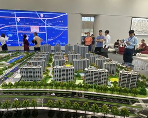 金义宝龙广场东区114平3房有车位三叶草户型一梯一户急