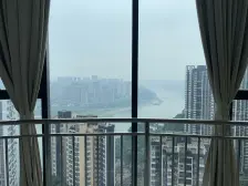 渝中鹅岭轻轨站旁次新房 拎包入住