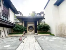 上叠带露台,小区中间位置,看房方便。