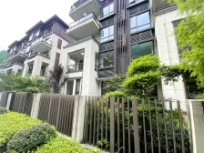 新上房源,上叠带露台,业主诚心出售