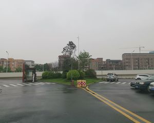 地铁口,全新未住,东南向看江,精装双阳台对流户型