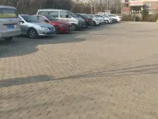 精装修,带家具家电,价格各付,中间楼层!