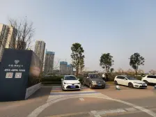 实力开发商,小区自带人工湖,近轻轨