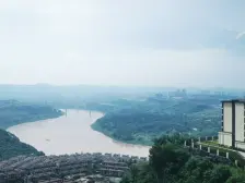 礼嘉之巅阔景大平层,L形大阳台视野