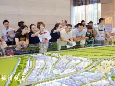 小区,环境优美,干净卫生,电梯房,有装修,拎包入住