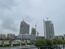 石湾地铁口旁边,配套齐全,楼下就是公园