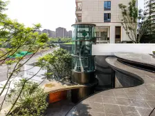 万达旁,次新小区,住家安静,小区自带观景湖