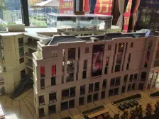 纯洋房次新房 业主诚心出售 背靠公园 楼下轻轨