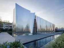 古镇三房一卫,户型方正采光好。