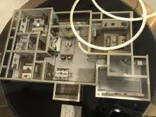 解放碑商圈旁+次新房+临三轻轨+精装2房+朝南看江