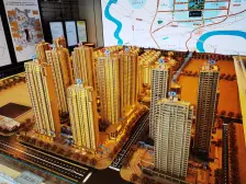 公园上叠别墅带地下室,诚心出售附带一个产权车位。