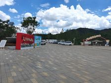 保利春湖一梯二户板房南向大阳台毛坯二室