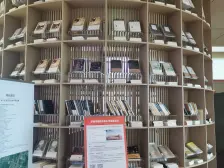 此房价格优惠,楼层好,视野宽阔,交通方便!