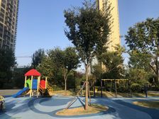 此房四周配套成熟,生活便利,包含车位,看房方便。