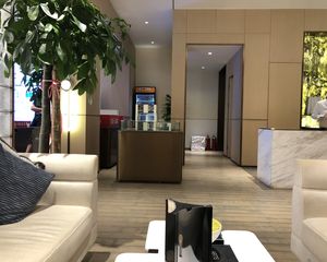 广生地铁口永旺旁次新小区精装复式四房中间楼层