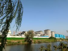 满两年 三车位 院子120平米 负一180平米 有钥匙不临街