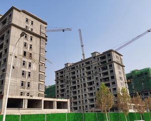 瑞马锦城三室两厅两卫两阳台毛坯车位储藏室