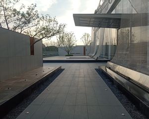 地铁口公园旁品质高的次新小区