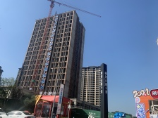 轻轨站旁精装修,跃层,分开的两套房子独立进出