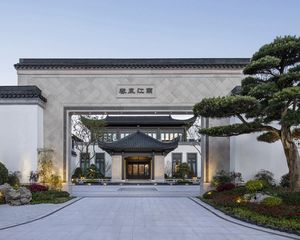 位置好采光好带大花园有车位