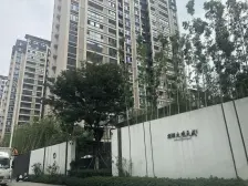 龙湖精装修底复,房东诚心出售,拎包入住!