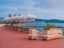 蓝月湾海景房次新房 南北通透2居室全明户 卧室带阳台