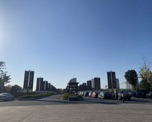 都市外滩 东边套 一楼负一楼 带车位