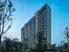 钓鱼嘴半岛 绿地听江左岸四期四房87万